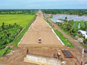 Giá vật liệu tăng cao đẩy nhiều nhà thầu vào thế khó