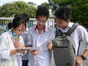 Có nên thu học phí cao trường công lập?