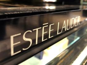 Phát hiện hàm lượng cao chất gây ung thư trong sản phẩm trị mụn của Estee Lauder