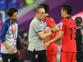 World Cup 2022: HLV Hàn Quốc từ chức ngay sau trận thua Brazil