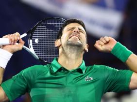 Djokovic thắng trận đầu tiên năm 2022