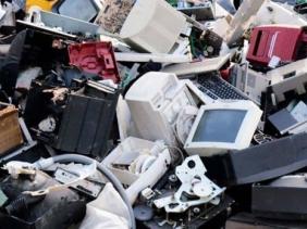 Tây Ban Nha: Phá vụ buôn lậu 5.000 tấn rác thải điện tử sang châu Phi