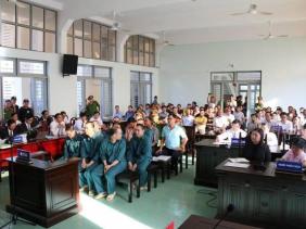 Truy tố đối tượng cầm đầu đường dây buôn lậu xăng dầu trên 2.000 tỷ đồng