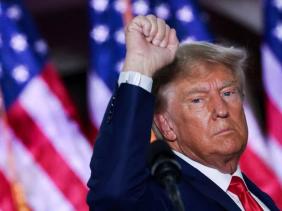 Ông Donald Trump bị "xoay" giữa 2 vụ hình sự