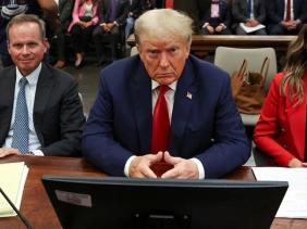 Thế giới Ông Trump lại gặp bất lợi pháp lý