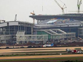 Máy bay lần đầu tiếp cận đường bay sân bay Long Thành