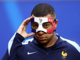 Mbappe bị cấm đeo mặt nạ 3 màu hình quốc kỳ Pháp ở Euro 2024