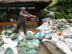 Dân TP.HCM 'nhẹ người' vì nắng ấm