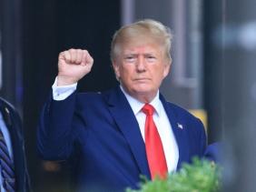 Cựu Tổng thống Trump tạm thoát nguy cơ bị tịch thu tài sản