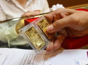Phá mọi kỷ lục, giá vàng SJC trong nước tiến sát ngưỡng 134 triệu đồng mỗi lượng