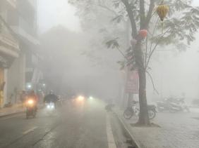 Hiện tượng sương mù dày đặc bao phủ khắp Hà Nội kéo dài đến bao giờ?