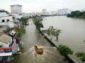 Triều cường ở TP.HCM tiếp tục vượt báo động 3: Người dân cần lưu ý gì?