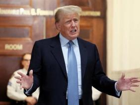 Thẩm phán phạt ông Trump 5.000 USD, dọa bắt giam