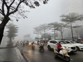 Miền Bắc chìm trong mưa phùn, sương mù trước khi đón đợt không khí lạnh mạnh "lạ thường"