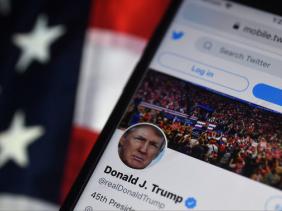 Tỉ phú Musk hứa cho ông Trump vào lại Twitter