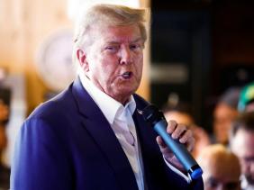 Nhân chứng trong vụ ông Trump giữ tài liệu mật rút lời khai, cung cấp tin mới