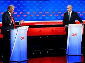 Ông Biden ra sức trấn an cử tri, ông Trump ra thách thức mới