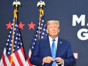 Ông Trump ví mình với... Nelson Mandela