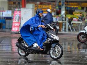 Nam Bộ ngày nắng, chiều mưa dông; Bắc Bộ mưa rất to