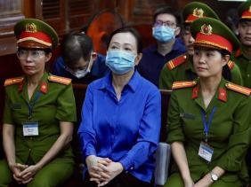 Bà Trương Mỹ Lan yêu cầu trả lại 2 túi Hermes, máy tính bàn và bộ trang sức kim cương