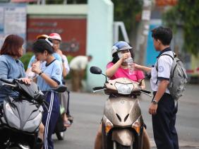 Học 2 buổi/ngày: Có nên lùi giờ vào học với bậc THCS, THPT ?