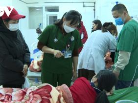 40 học sinh ở Mộc Châu bị ngộ độc thực phẩm sau buổi ngoại khóa