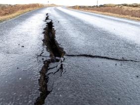 Báo động nguy cơ núi lửa hủy diệt cả thị trấn Iceland