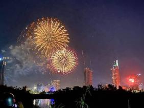 TP.HCM bắn pháo hoa nghệ thuật từ 21h đến 21h15 ngày 30-4