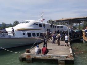 Tàu, phà ra vào Phú Quốc tạm ngừng hoạt động do thời tiết xấu