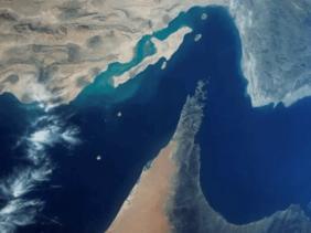 Mỹ dỡ trừng phạt 140 triệu thùng dầu Iran để cứu giá dầu toàn cầu