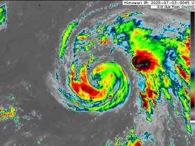 Bão Mun gần Philippines tăng cấp thần tốc, áp thấp tiến gần Biển Đông