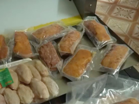 Phát hiện đầu nậu chuyên cung cấp thực phẩm đông lạnh "bẩn" cho quán ăn tại Hà Nội