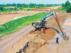 Gói thầu nâng cấp đường gần 13 tỷ đồng tại Cần Thơ: Yêu cầu giấy phép khai thác cát có hợp lý?