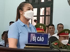 Phạt 20 tháng tù người phụ nữ đòi ‘hôn cảnh sát giao thông cho đến chết’