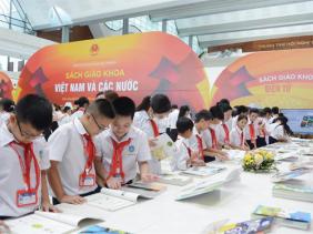 Tại sao sách giáo khoa có 1.600 tác giả, 70% là tiến sĩ?