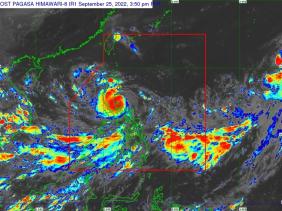 Philippines tạm dừng công việc chính phủ vì bão Noru