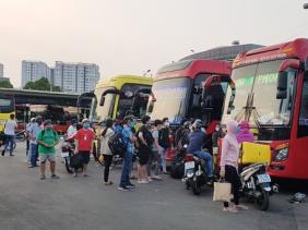 Vé máy bay, tàu xe: Căng thẳng những ngày cận tết