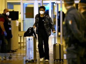 Pháp kêu gọi EU xét nghiệm COVID-19 với du khách Trung Quốc đại lục