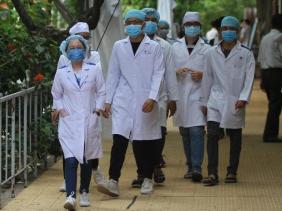Giáo dục Điểm sàn xét tuyển ngành sức khỏe và giáo viên năm 2025 ra sao?