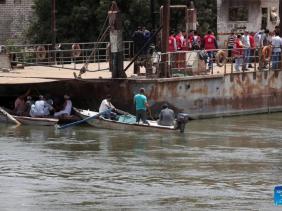 Ai Cập: Xe buýt rơi khỏi phà xuống sông Nile khiến 11 người thiệt mạng
