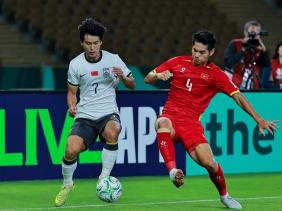 Hiểu Minh đứt dây chằng đầu gối, chờ ngày phẫu thuật