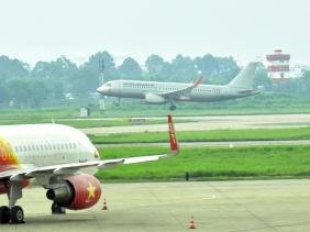 Thiếu máy bay do bảo dưỡng, đi lại ra sao?