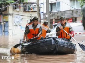 Trung Quốc: Mưa lớn gây ngập lụt nhiều địa phương, giao thông bị tê liệt