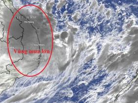 Bão số 1 hoàn lưu lệch vào đất liền, mưa như trút ở miền Trung