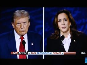 Ông Trump - bà Harris một 9 một 10 ở các bang chiến địa