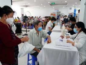 Biến chủng phụ BA.5, BA.5 xâm nhập, người dân TP.HCM đi tiêm vắc xin tăng 10 lần