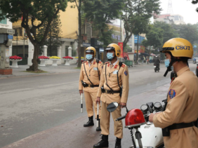 Công an Hà Nội tiếp tục tăng cường kiểm tra nồng độ cồn dịp cuối năm