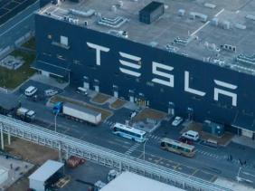 Tesla tạm dừng sản xuất ôtô tại nhà máy ở Thượng Hải của Trung Quốc