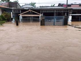 Lũ trên sông Thu Bồn ở Đà Nẵng vượt đỉnh lịch sử năm 1964