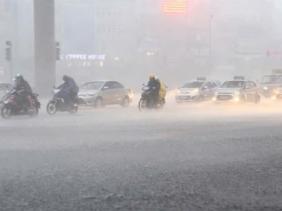 Dự báo các tỉnh thành sắp mưa to đến rất to do không khí lạnh mạnh, cảnh báo dông lốc